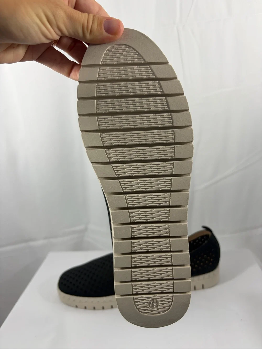 NWT easy street Women’s Size 7.5 Black Perforated Slip-On Flats